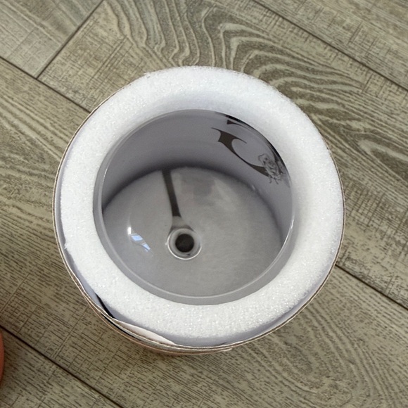 Monogrammed-G Wine Glass - Picture 5 of 7